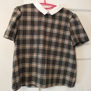 Plaid short-sleeve cropped top with white Peter Pan collar